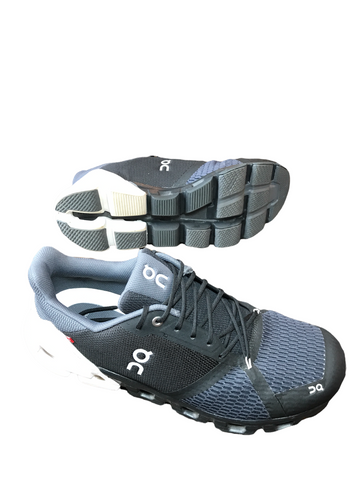 On Mens Cloudflyer Road Running Shoes Black 12