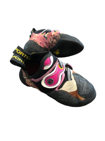La Sportiva Solution Climbing Shoes Pink 35.5